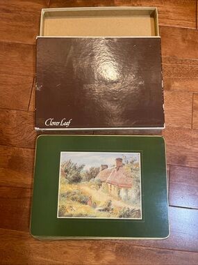 Clover Leaf Green Placemat Set of 6 with Cottage Artwork